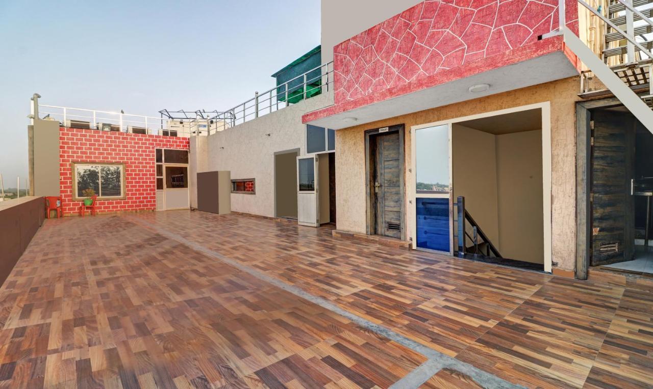 Itsy Hotels Anjali Mahal 500, Mtrs From Mathura Railway Station Exterior foto